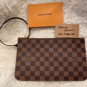 Louis Vuitton Neverfull Pouchette
